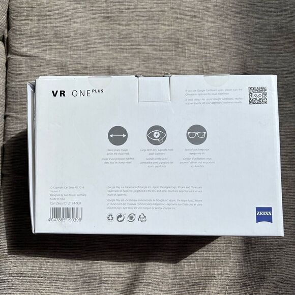 Zeiss VR One Plus;  Virtual Reality Headset - Picture 2 of 3